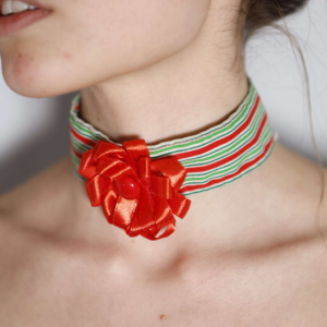 Present Collar Necklace